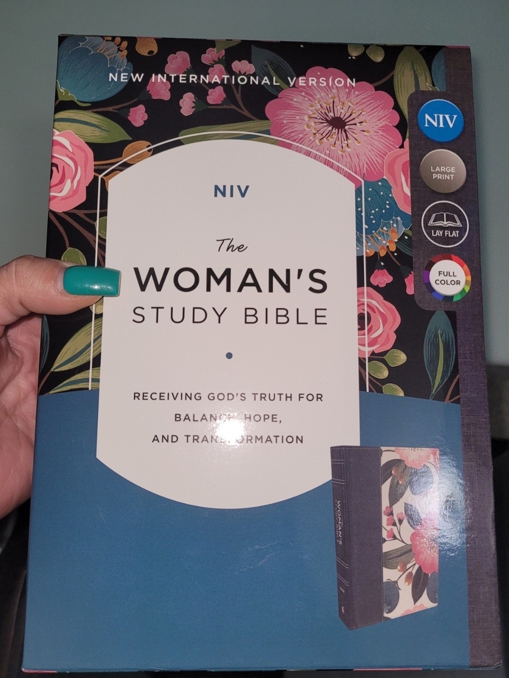 NIV The Woman's Study Bible - Floral Blue